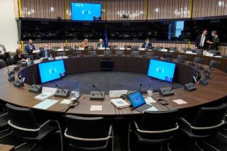 Τι περιλαμβάνει το 5ο πακέτο ευρωπαϊκών κυρώσεων κατά της Ρωσίας