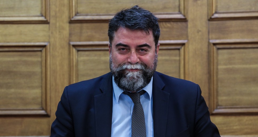 Αμασκάρευτος κυνισμός