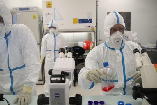 Βρετανία: Εγκρίνει το 6ο εμβόλιο για Covid, σε συμφωνία εκατομμυρίων με τη Valneva