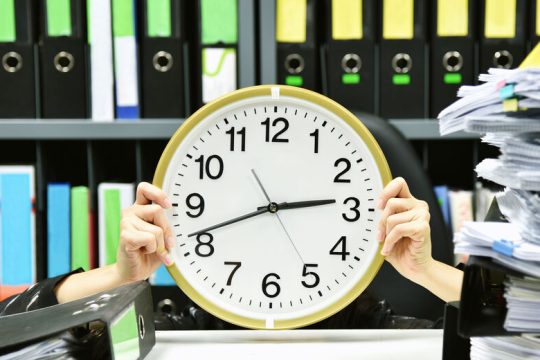 ΓΣΕΕ: Όσα πρέπει να γνωρίζουν οι εργαζόμενοι για τις αργίες του Πάσχα