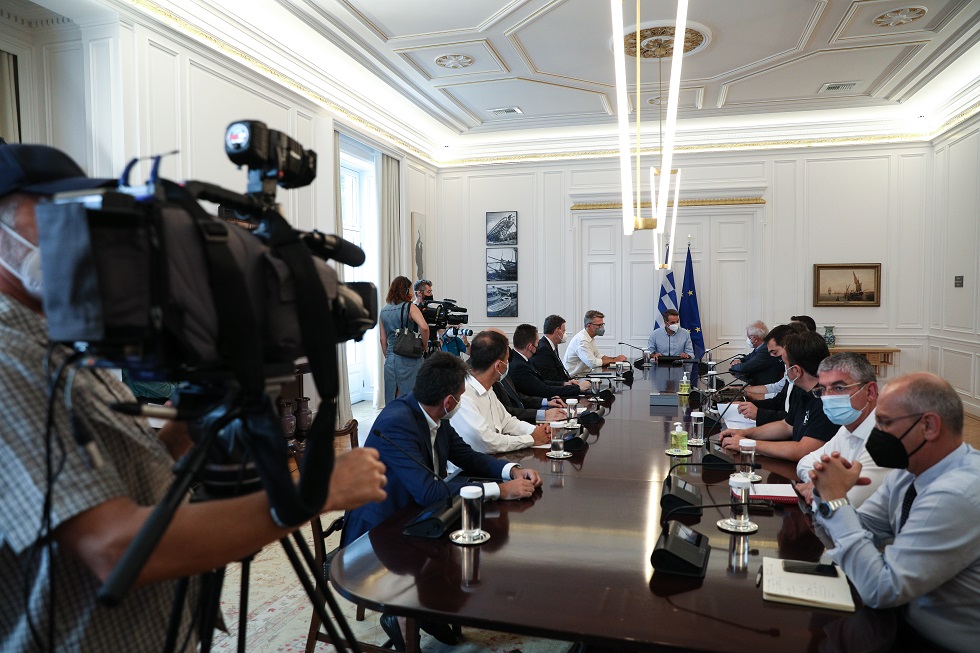 Δεν είστε ευτυχισμένοι; Είστε αχάριστοι!