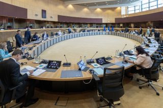Ωρα… ρήτρας διαφυγής τη Δευτέρα