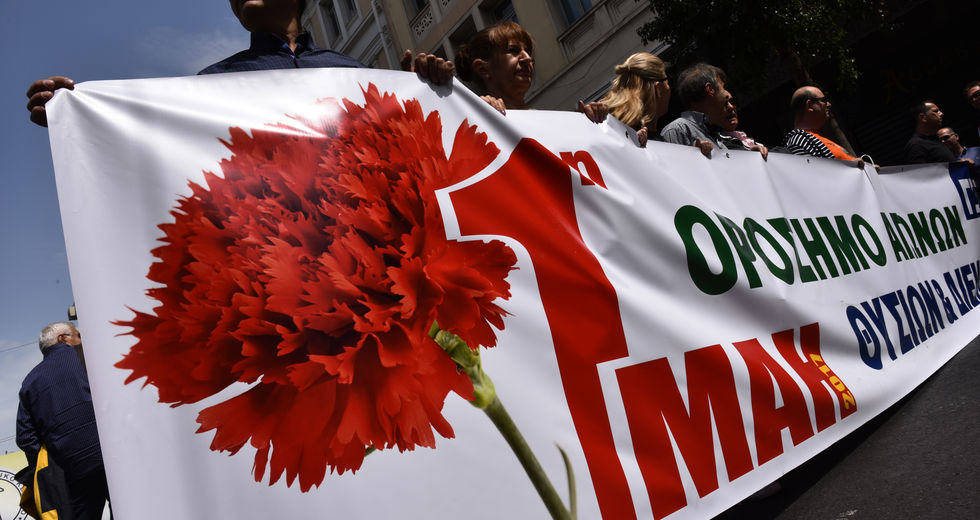 Ο μήνας των λουλουδιών και της επανάστασης