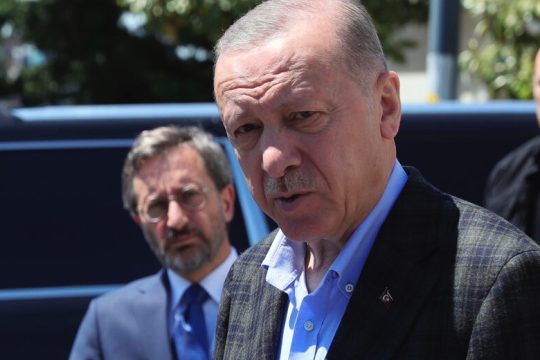 Ερντογάν: εκβιάζει το ΝΑΤΟ κατηγορώντας την… Ελλάδα