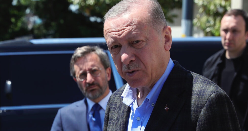 Ερντογάν: εκβιάζει το ΝΑΤΟ κατηγορώντας την… Ελλάδα