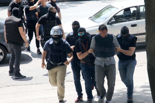 Οι μη αρεστοί κρατούμενοι… εκτός νόμου