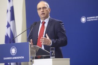 Ο κυβερνητικός εκπρόσωπος και οι αρχαίοι