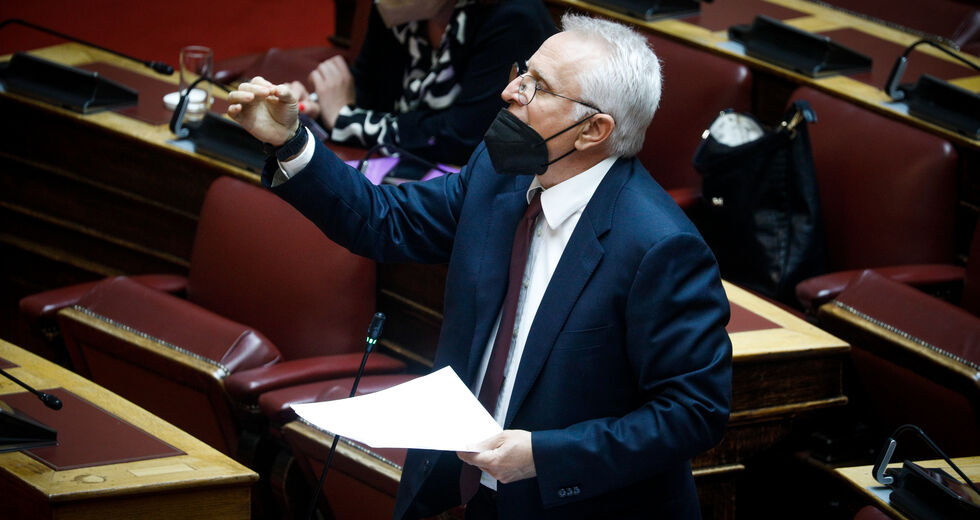 Υψηλοί τόνοι στη Βουλή για τα μέτρα