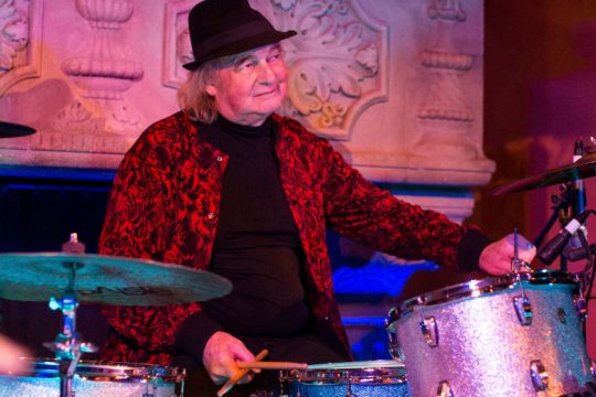 «Αντίο» στον θρυλικό ντράμερ των Yes, Alan White