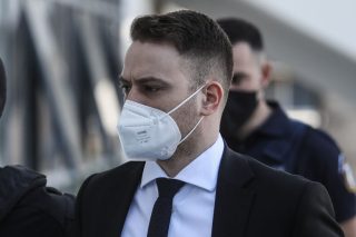 Aπολογία με… παραμύθια από τον Αναγνωστόπουλο