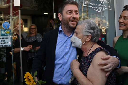 «Οι ολιστικές φιλοσοφικές αναζητήσεις του κ. Μητσοτάκη δεν μπορούν να κρύψουν την αλήθεια»