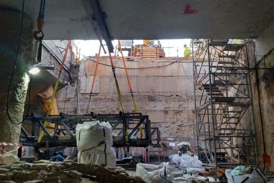 Ρισκάρουν ζωές για να προλάβουν!