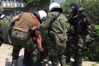 Ξανά στο νοσοκομείο ο φοιτητής που χτυπήθηκε από τα ΜΑΤ στο ΑΠΘ