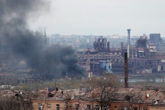 Βομβαρδισμοί βύθισαν στο σκοτάδι τμήματα της Λβιβ, επιθέσεις στο Αζοφστάλ