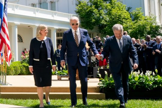 Ο Μπάιντεν υποσχέθηκε στήριξη σε Φινλανδία-Σουηδία για την ένταξη στο ΝΑΤΟ