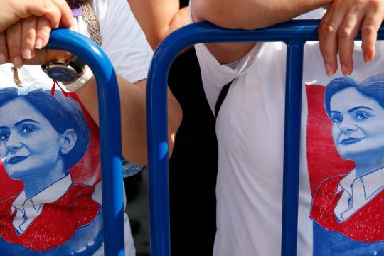 Μεγάλη διαδήλωση στην Κωνσταντινούπολη για την καταδίκη στελέχους της αντιπολίτευσης