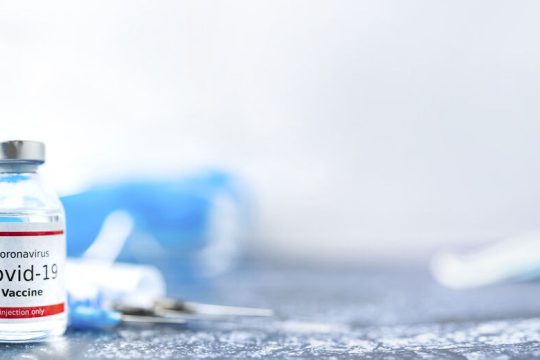 Η Δανία πετάει τα πλεονάζοντα εμβόλια για τον COVID-19 που λήγουν σύντομα