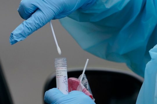 3.066 νέα κρούσματα και 24 θάνατοι από Covid-19