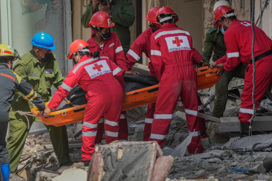 Στους 27 οι νεκροί από την έκρηξη σε υπό ανακαίνιση ξενοδοχείο στην Αβάνα