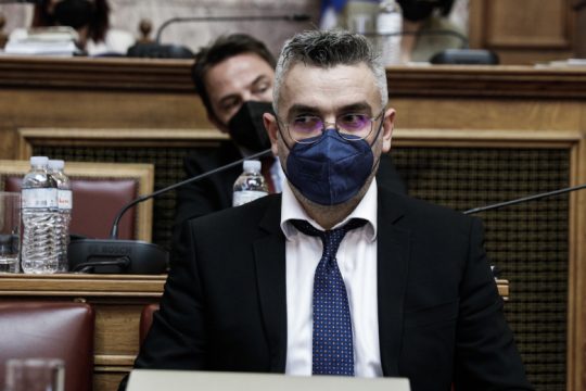 Πρόεδρος ΡΑΕ: Υπερασπίστηκε το θολό πόρισμα, δέχθηκε σφοδρά πυρά