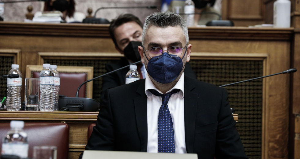 Πρόεδρος ΡΑΕ: Υπερασπίστηκε το θολό πόρισμα, δέχθηκε σφοδρά πυρά