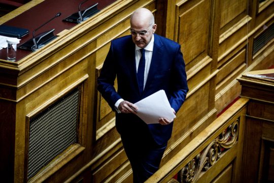 Ο Δένδιας… διορθώνει την εκκωφαντική σιωπή Μητσοτάκη για τα F-16