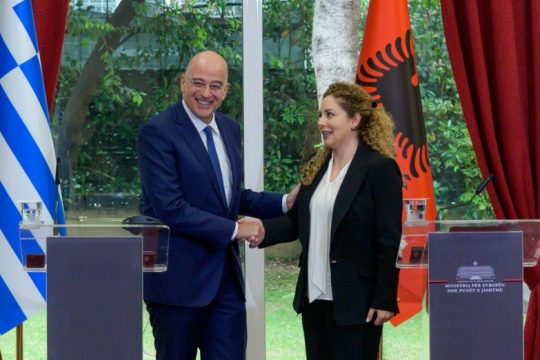 Με συνυποσχετικό Ελλάδα και Αλβανία στη Χάγη για ΑΟΖ