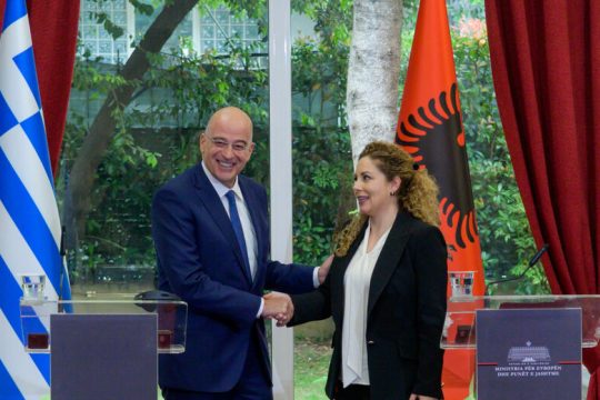 Μετ’ εμποδίων προς τη Χάγη για τις ΑΟΖ με την Αλβανία