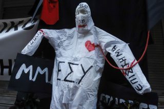 Στους δρόμους οι γιατροί για το νομοσχέδιο διάλυσης του ΕΣΥ