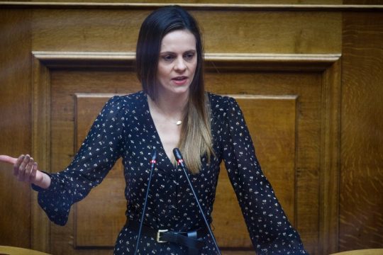 «Στα όρια του μαγειρέματος ο συμψηφισμός υπερκερδών και ζημιών στη λιανική της ενέργειας»