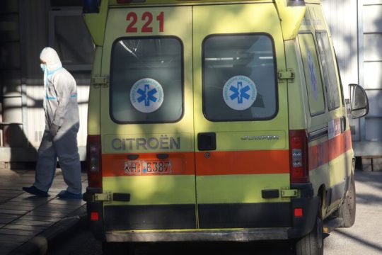 Ακόμη 4.176 κρούσματα και 44 θάνατοι από κορονοϊό σήμερα