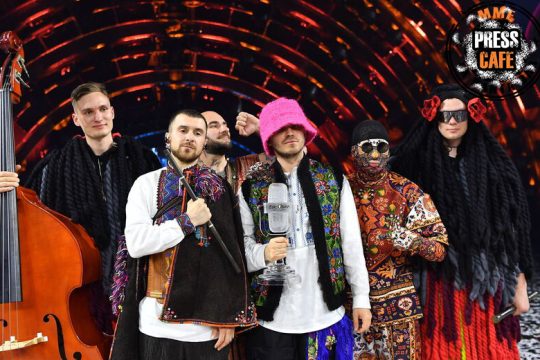 Press Cafe: No political Eurovision; Ας γελάσουμε…