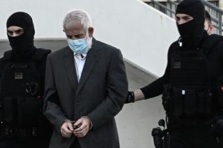 «Αν περάσεις αυτή την πόρτα, θα σε καταστρέψω»