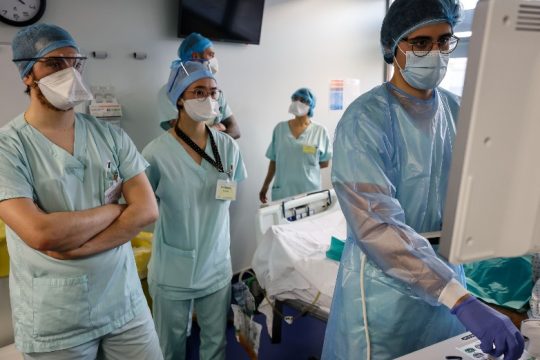 Ύποπτο κρούσμα ευλογιάς των πιθήκων (και) στη Γαλλία