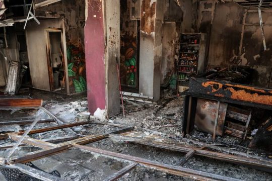 Επίθεση με γκαζάκια σε καφέ στο Περιστέρι