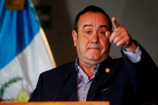Αντιδρά ο Πρόεδρος της Γουατεμάλας στην κριτική για διορισμό εισαγγελέα