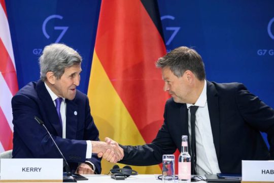 Αόριστη δέσμευση των G7 για την εξάλειψη του άνθρακα από την παραγωγή ενέργειας