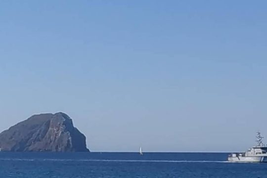 Στην Καλαμάτα 18 πρόσφυγες που κινδύνευαν ανοιχτά του μεσσηνιακού κόλπου