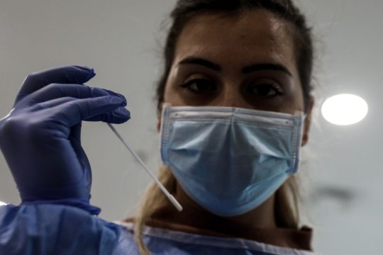 Covid -19: 3.708 νέα κρούσματα, 16 νεκροί και 159 διασωληνωμένοι