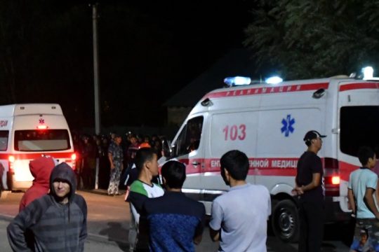 Εκατοντάδες σπίτια πλημμύρισαν στο Κιργιστάν, ανέστια πάνω από 1.000 άτομα
