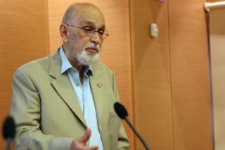 Πολύπλευρη προσφορά