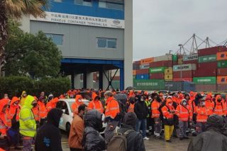 ΕΝΕΔΕΠ-Εργαζόμενοι Cosco: Εντείνουμε την πάλη μας για υπογραφή ΣΣΕ
