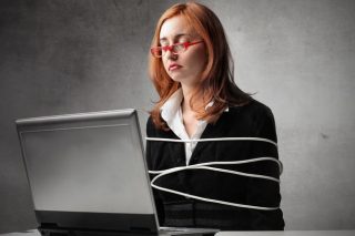 Το ΑΠΕ αποδεικνύει ότι αξίζουμε την κατρακύλα στη λίστα για την Ελευθερία του Τύπου