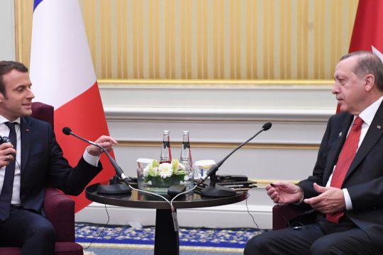 «Μασάζ» Μακρόν σε Ερντογάν για να κάνει πίσω στο θέμα του ΝΑΤΟ