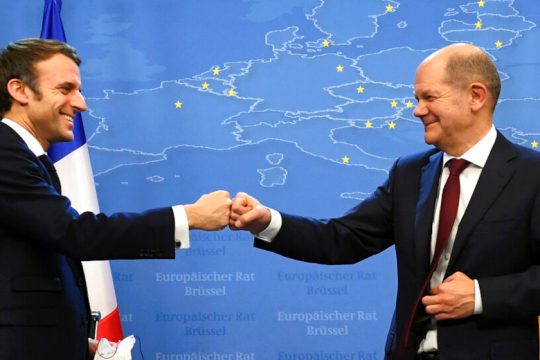 Στο Βερολίνο τη Δευτέρα ο Μακρόν για συνάντηση με Σολτς