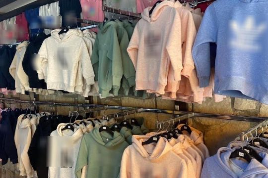 Χιλιάδες μαϊμού προϊόντα κατάσχεσε η αστυνομία στο Ηράκλειο