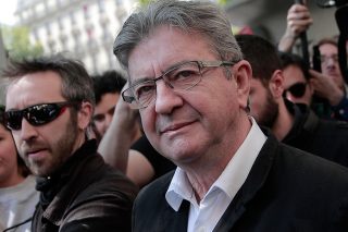 Και οι κομμουνιστές στο «άρμα» Μελανσόν