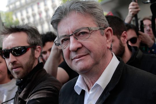 Και οι κομμουνιστές στο «άρμα» Μελανσόν