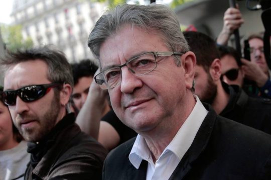 Έδωσαν τα χέρια Μελανσόν και Κομμουνιστές