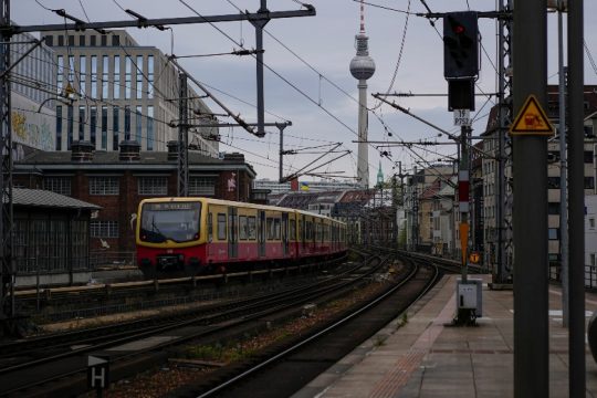 Ρατσιστικά περιστατικά από ελεγκτές στο μετρό αμαυρώνουν τη φήμη του Βερολίνου